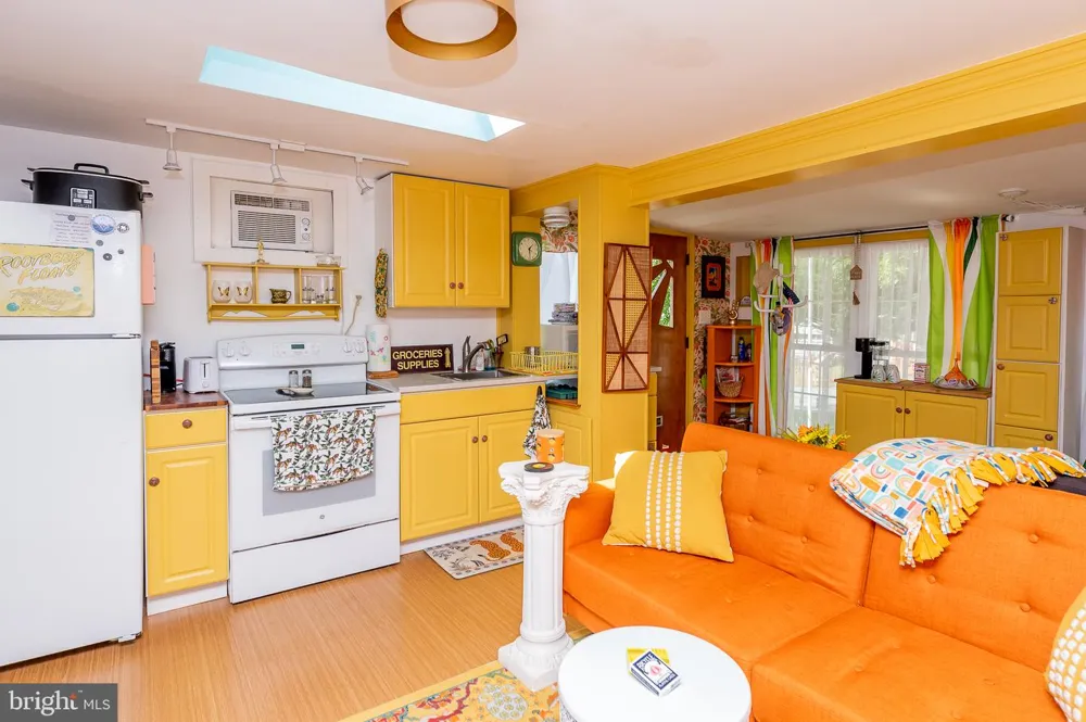 JELLYSTONE AVENUE Falling Waters, WV 25419