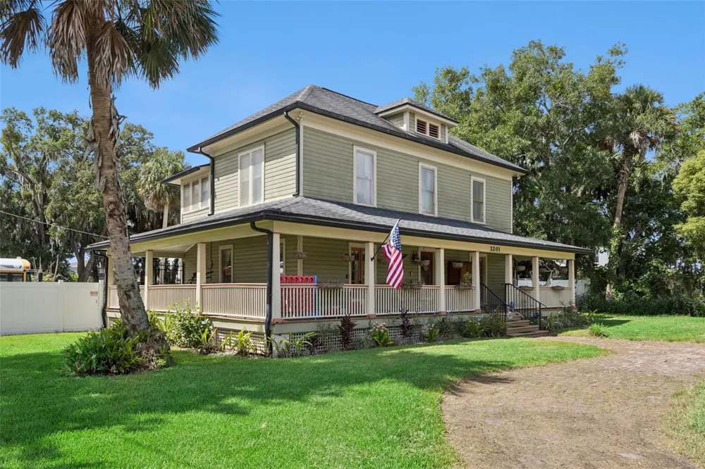 2201 CELERY AVENUE Sanford, FL 32771