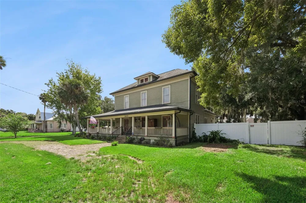 2201 CELERY AVENUE Sanford, FL 32771