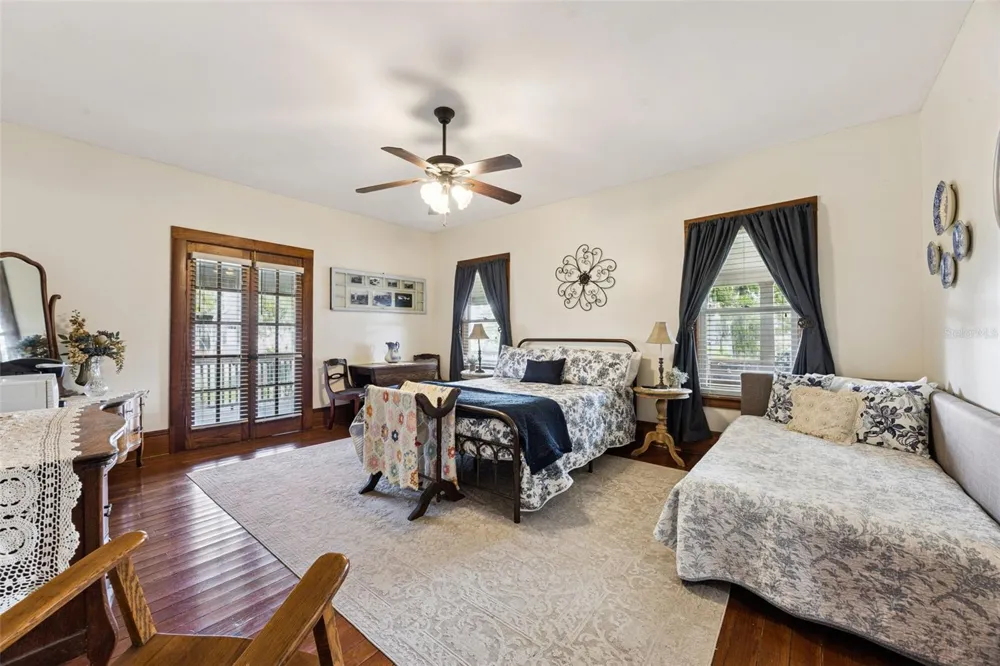 2201 CELERY AVENUE Sanford, FL 32771