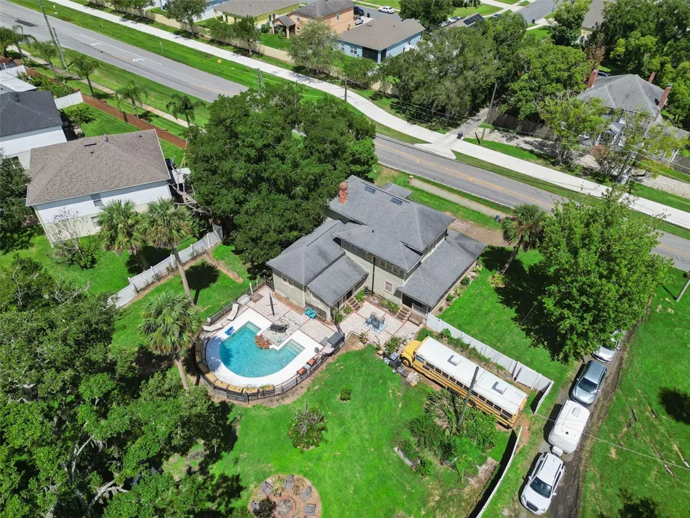 2201 CELERY AVENUE Sanford, FL 32771