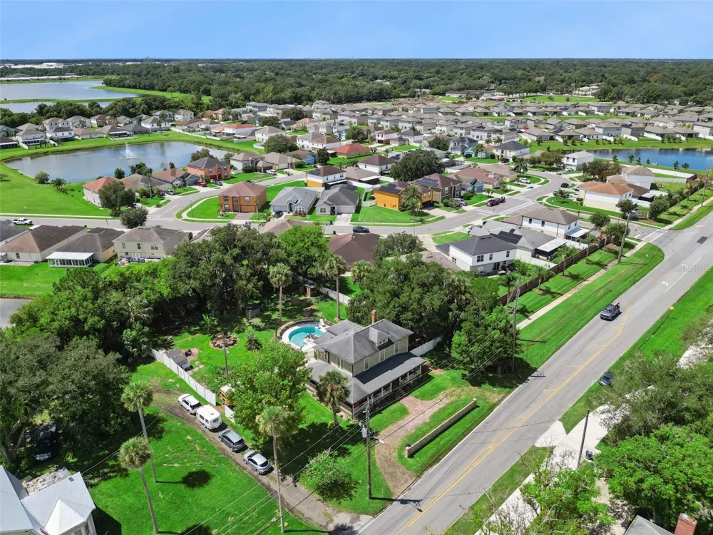 2201 CELERY AVENUE Sanford, FL 32771