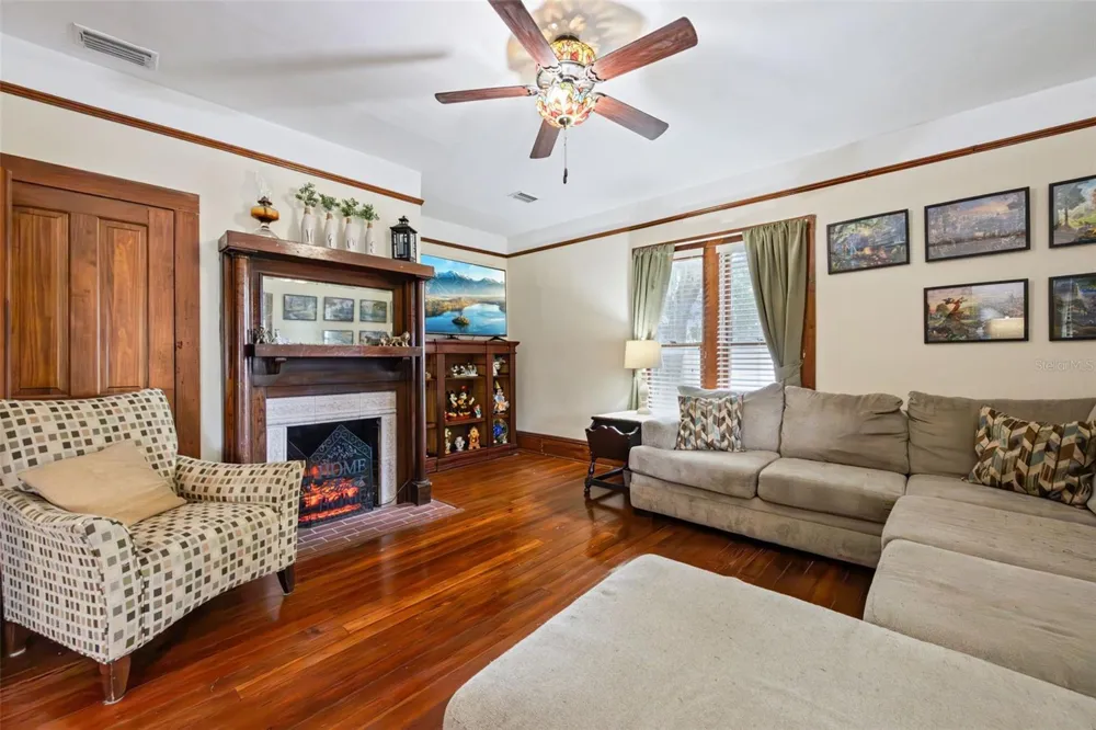 2201 CELERY AVENUE Sanford, FL 32771