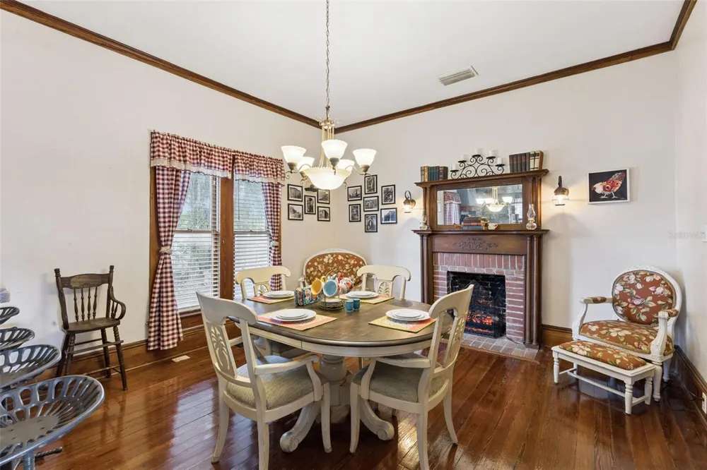 2201 CELERY AVENUE Sanford, FL 32771
