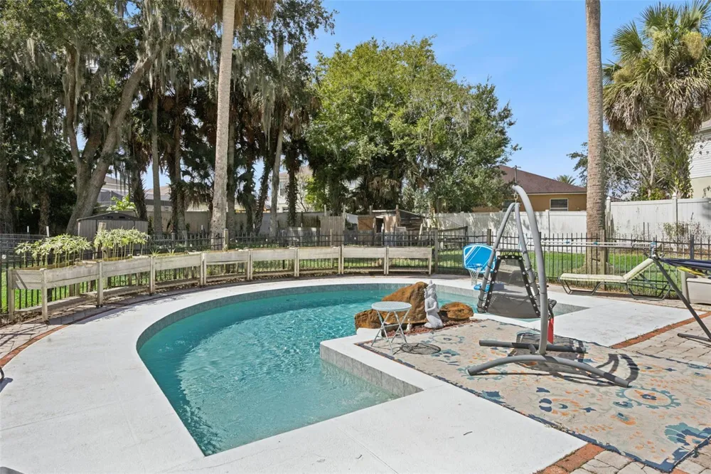 2201 CELERY AVENUE Sanford, FL 32771