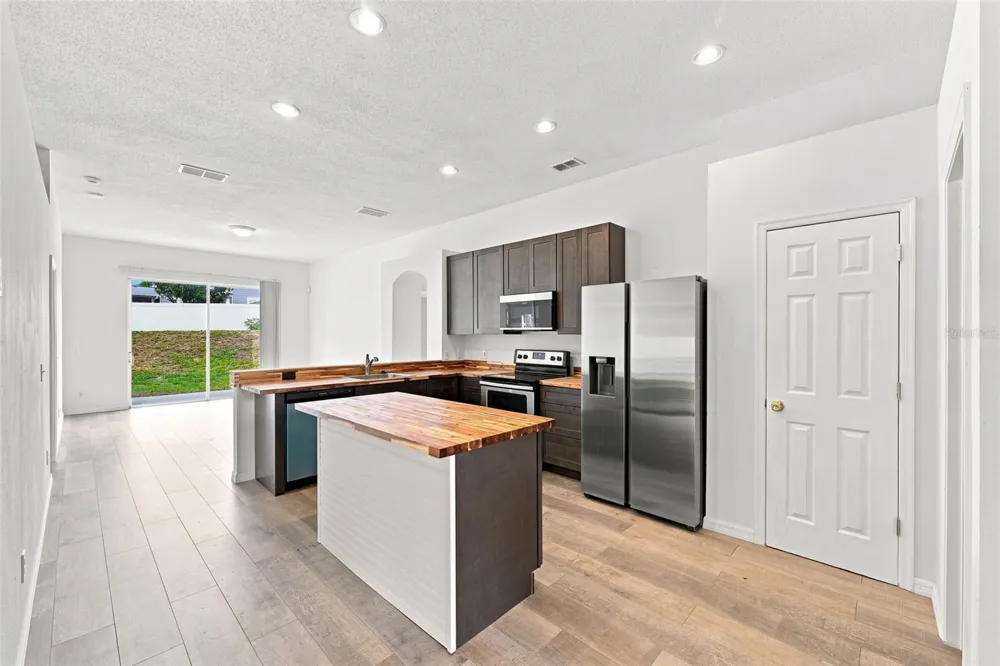 2247 MAJESTIC EAGLE CIRCLE Clermont, FL 34714