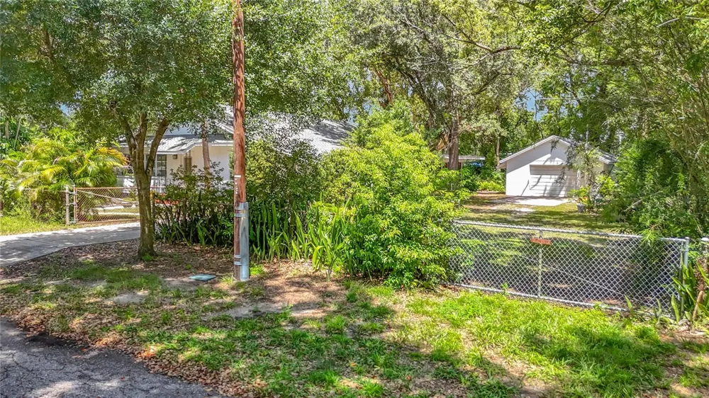 1304 E DIANA STREET Tampa, FL 33604