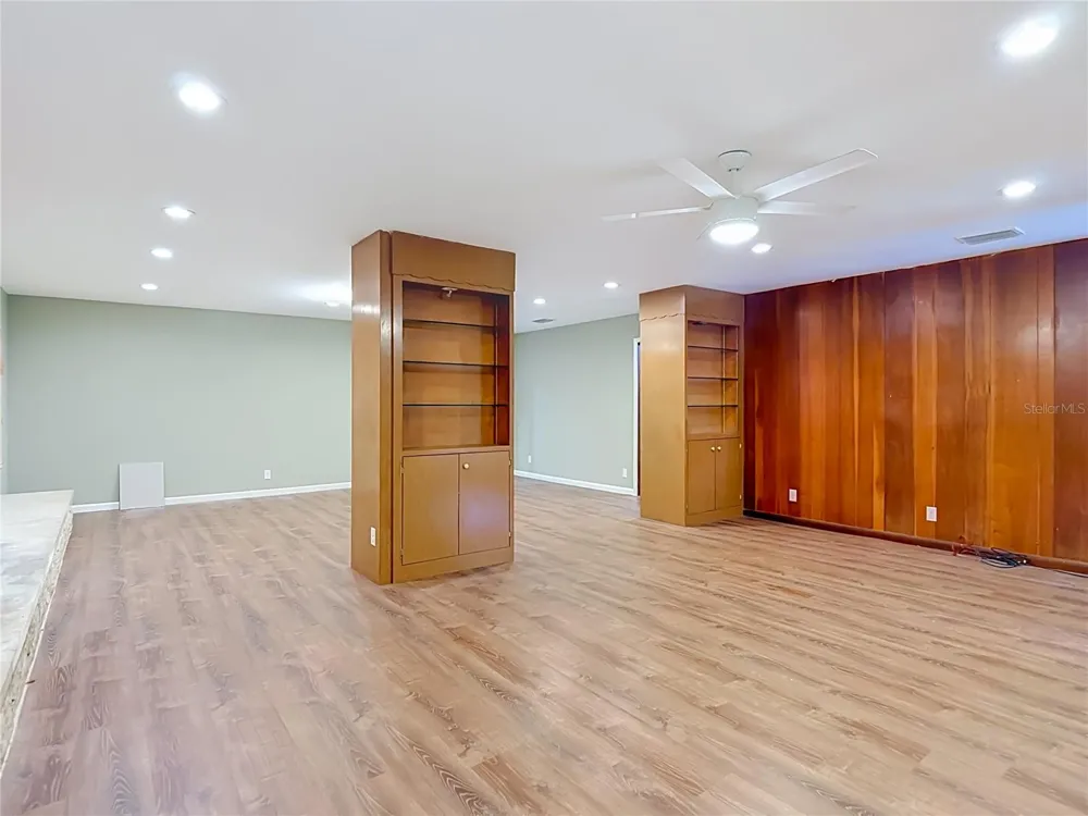 1304 E DIANA STREET Tampa, FL 33604