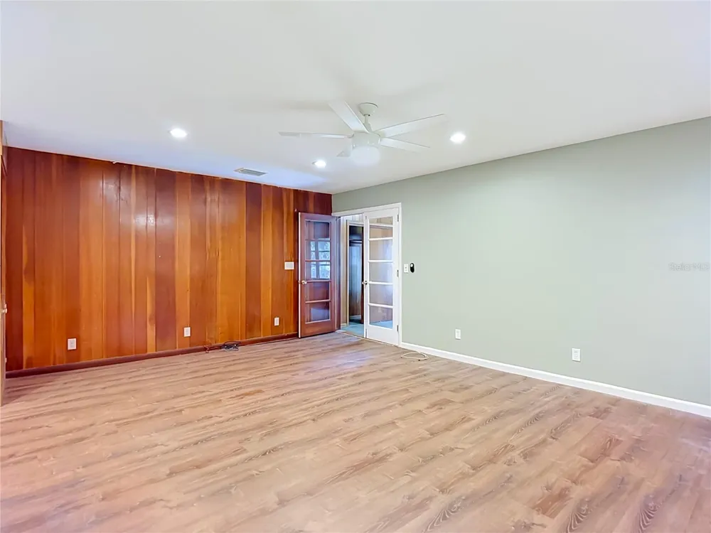 1304 E DIANA STREET Tampa, FL 33604