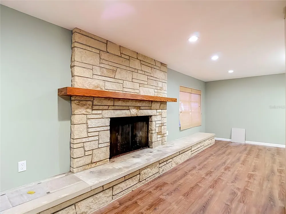 1304 E DIANA STREET Tampa, FL 33604