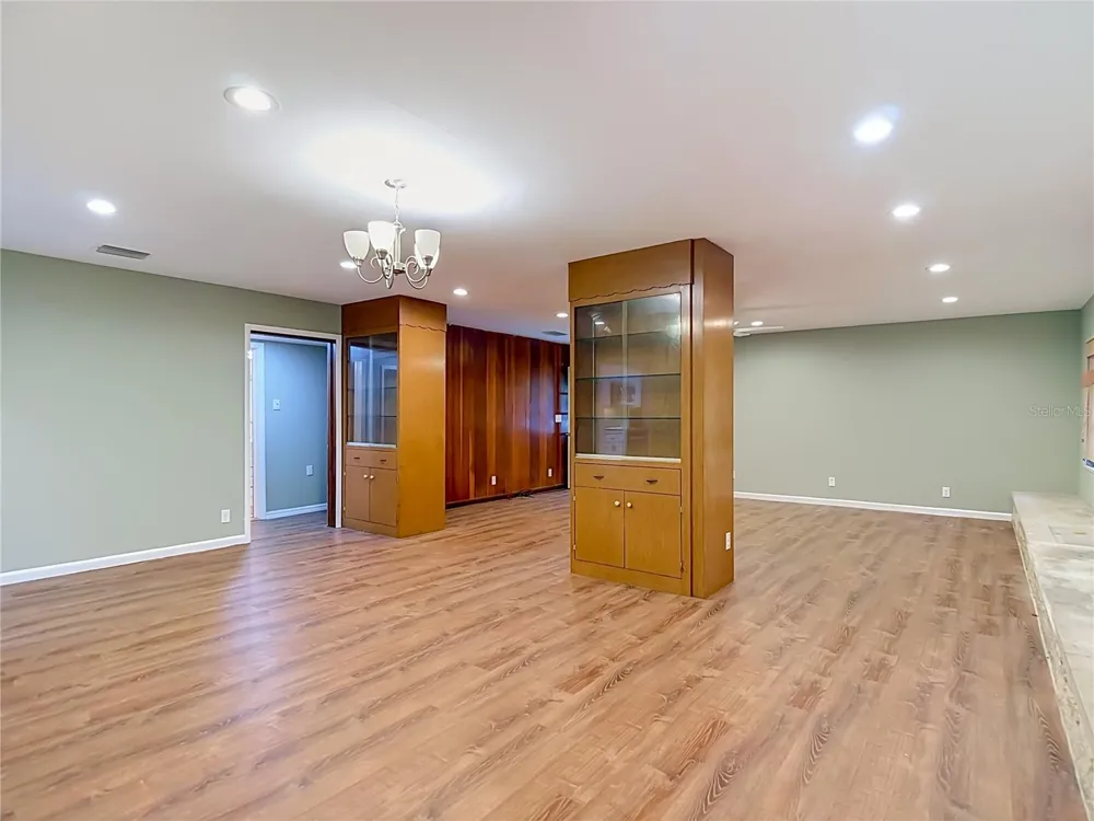 1304 E DIANA STREET Tampa, FL 33604