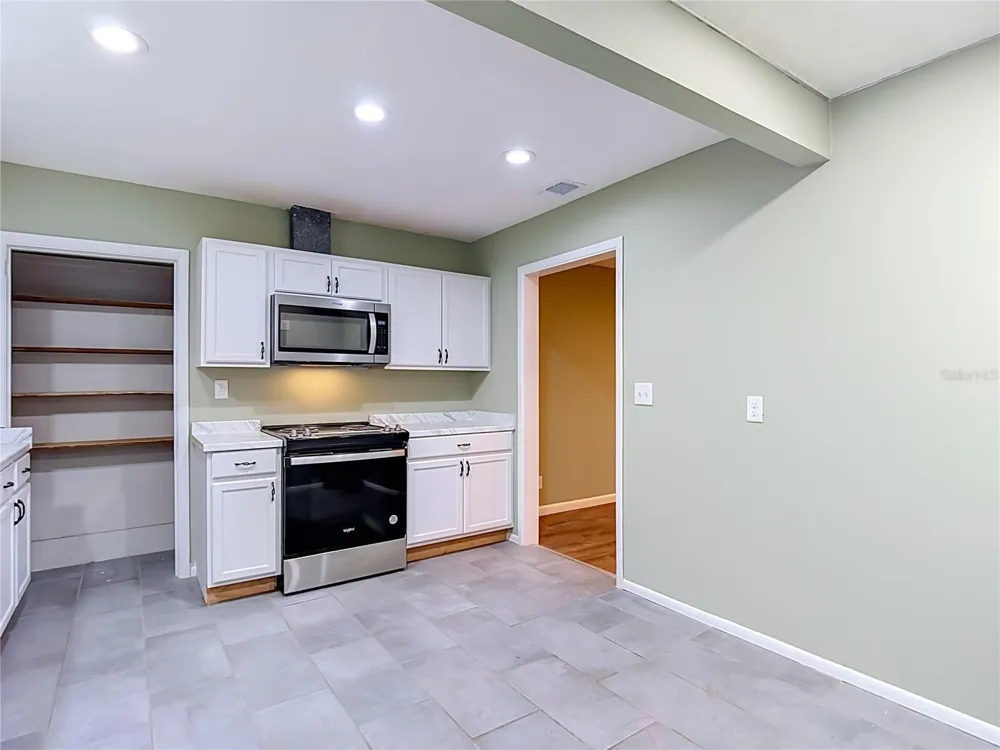1304 E DIANA STREET Tampa, FL 33604