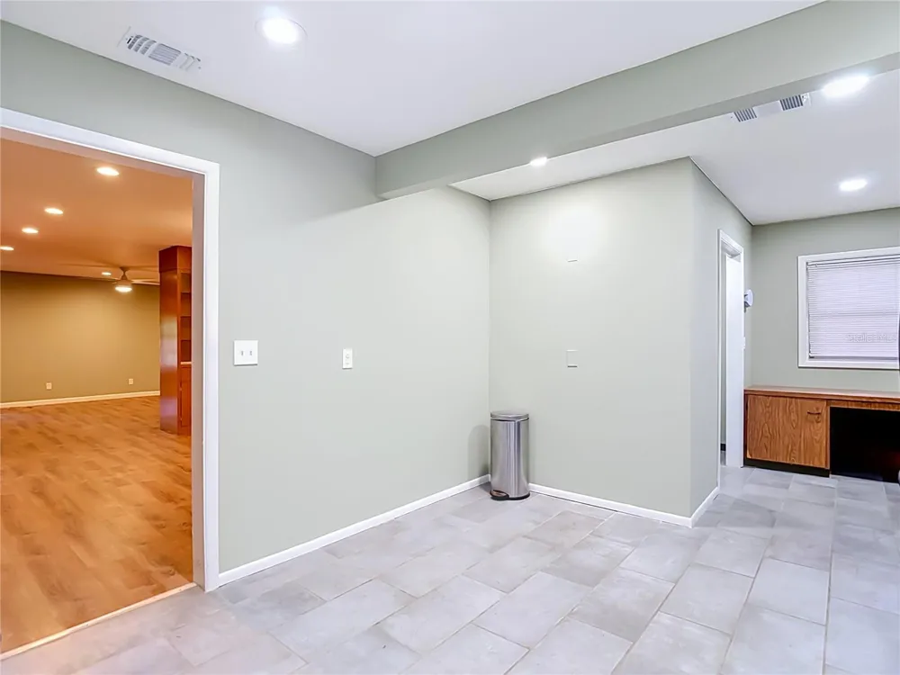 1304 E DIANA STREET Tampa, FL 33604
