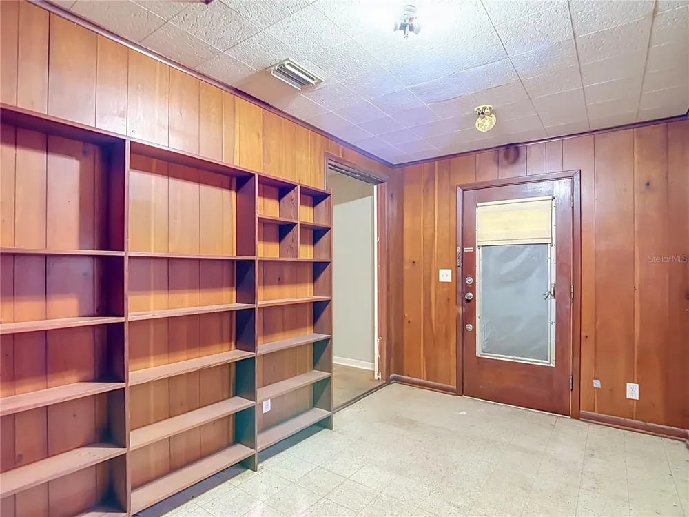 1304 E DIANA STREET Tampa, FL 33604