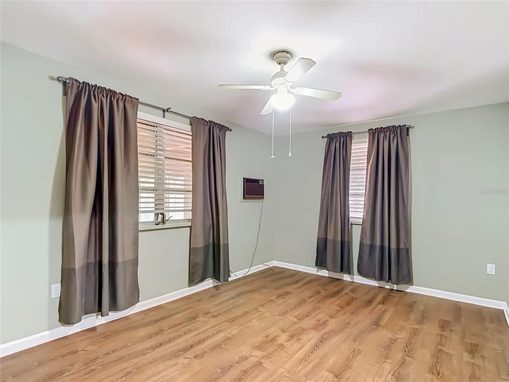 1304 E DIANA STREET Tampa, FL 33604