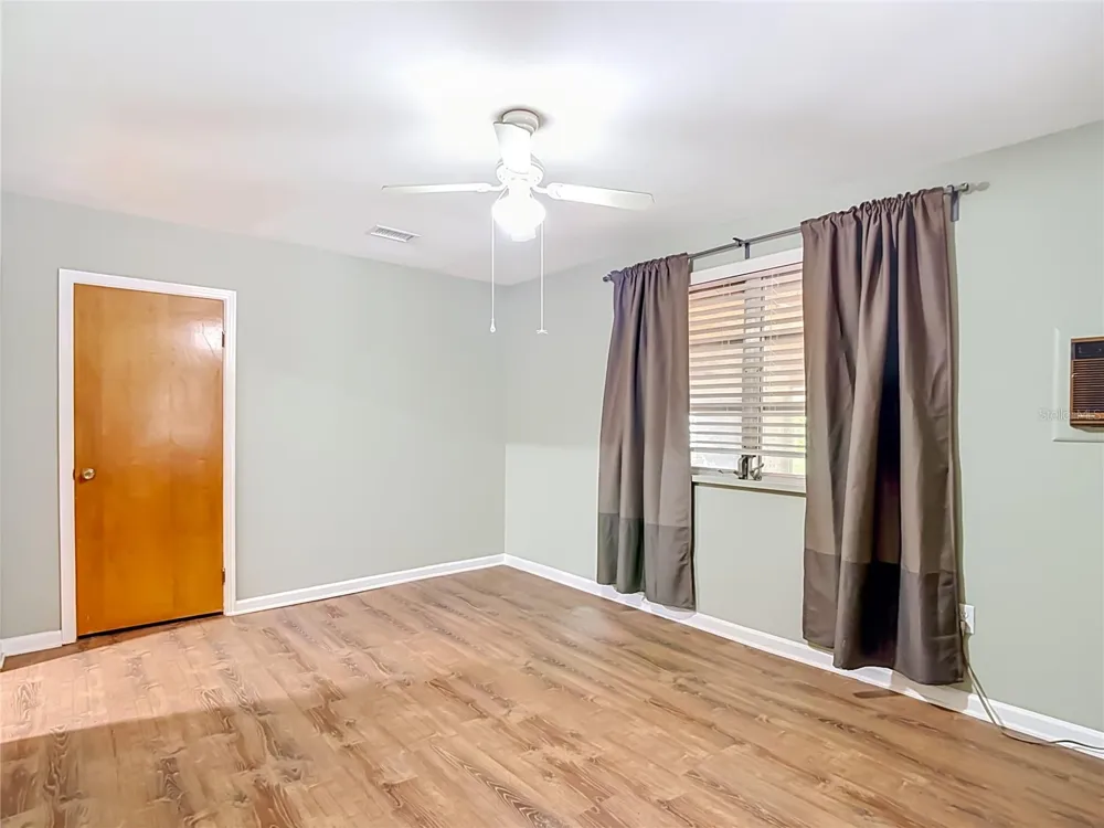 1304 E DIANA STREET Tampa, FL 33604