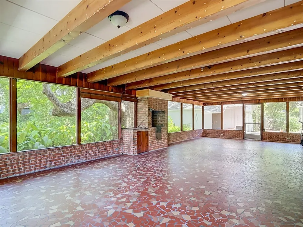 1304 E DIANA STREET Tampa, FL 33604
