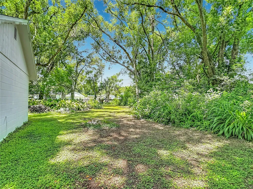1304 E DIANA STREET Tampa, FL 33604
