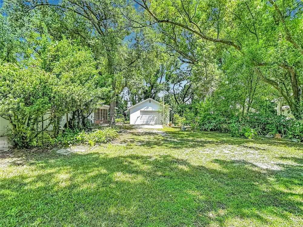 1304 E DIANA STREET Tampa, FL 33604