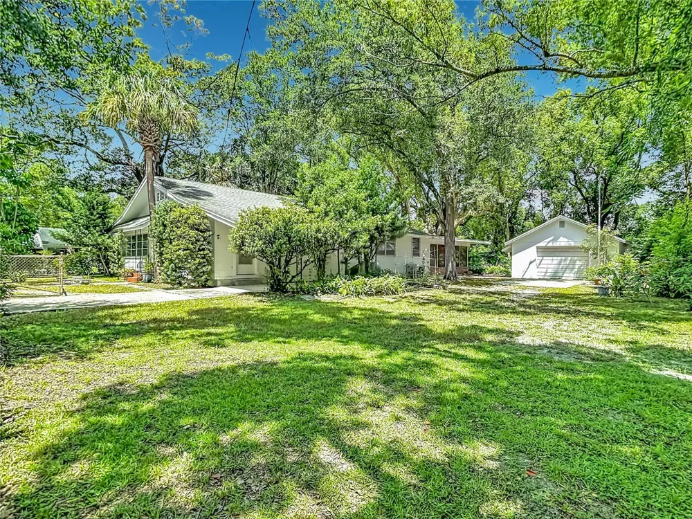 1304 E DIANA STREET Tampa, FL 33604