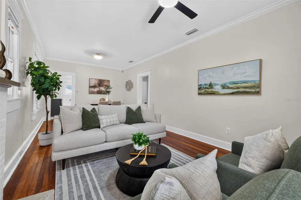 1102 E CHELSEA STREET Tampa, FL 33603