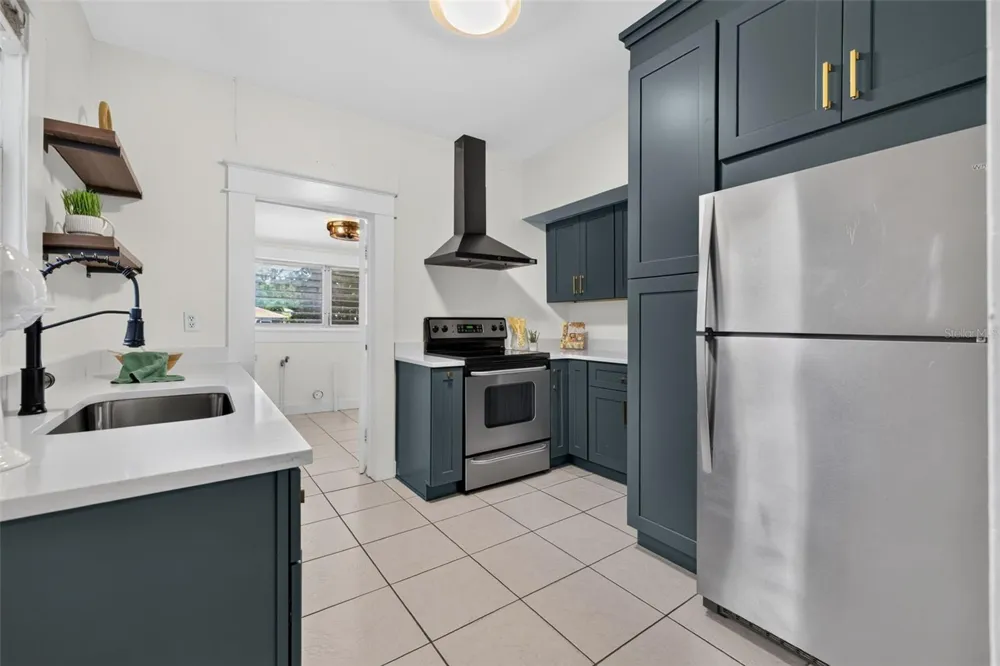1102 E CHELSEA STREET Tampa, FL 33603
