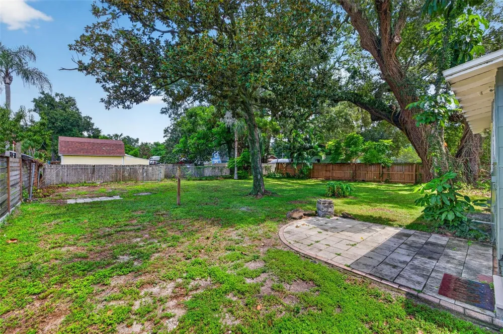 1102 E CHELSEA STREET Tampa, FL 33603
