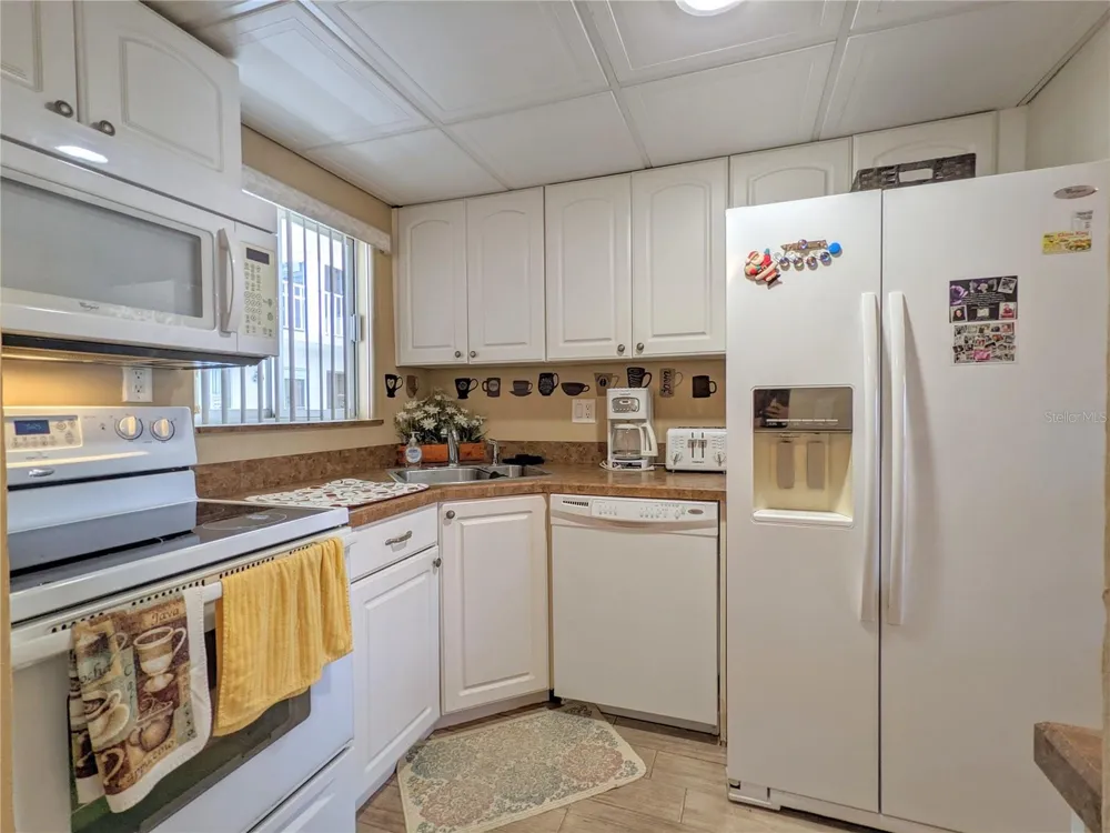 1714 69TH AVENUE W #B308 Bradenton, FL 34207