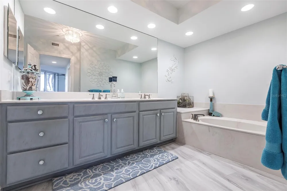 3329 SUNSET KEY CIRCLE #107 Punta Gorda, FL 33955