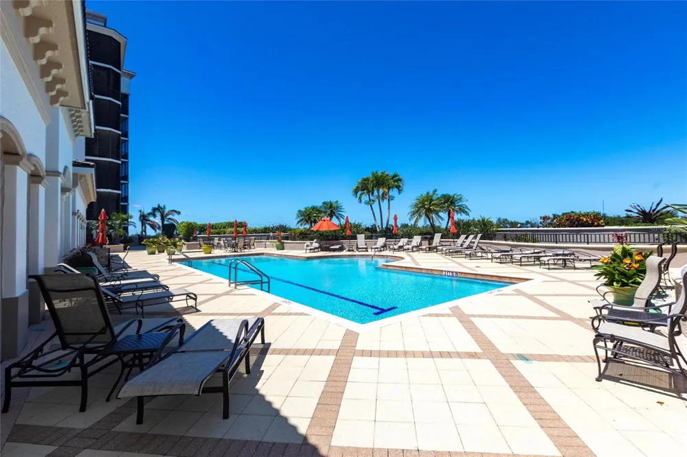 3329 SUNSET KEY CIRCLE #107 Punta Gorda, FL 33955