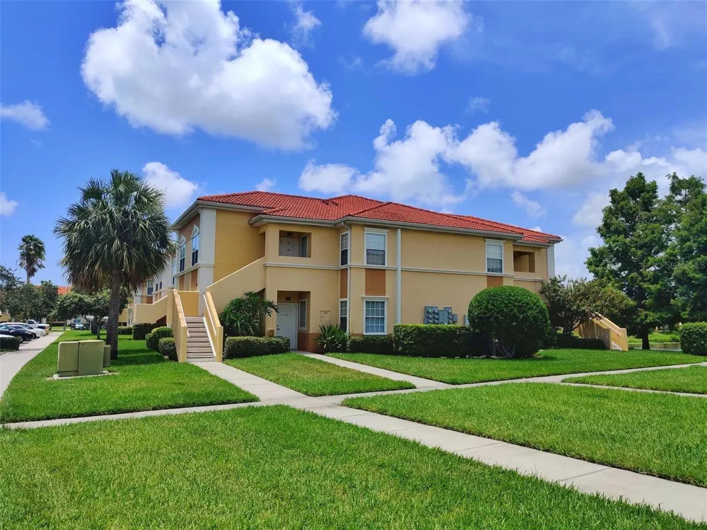 3005 CHIANTI COURT #208 Sarasota, FL 34237