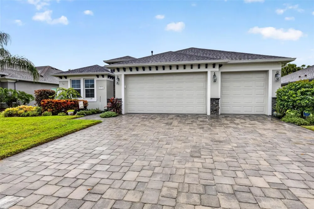 11720 PETUNIA TERRACE Bradenton, FL 34212