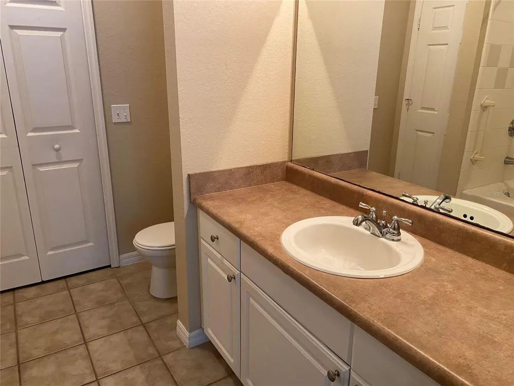 5550 ROSEHILL ROAD #102 Sarasota, FL 34233