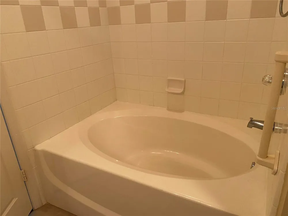 5550 ROSEHILL ROAD #102 Sarasota, FL 34233
