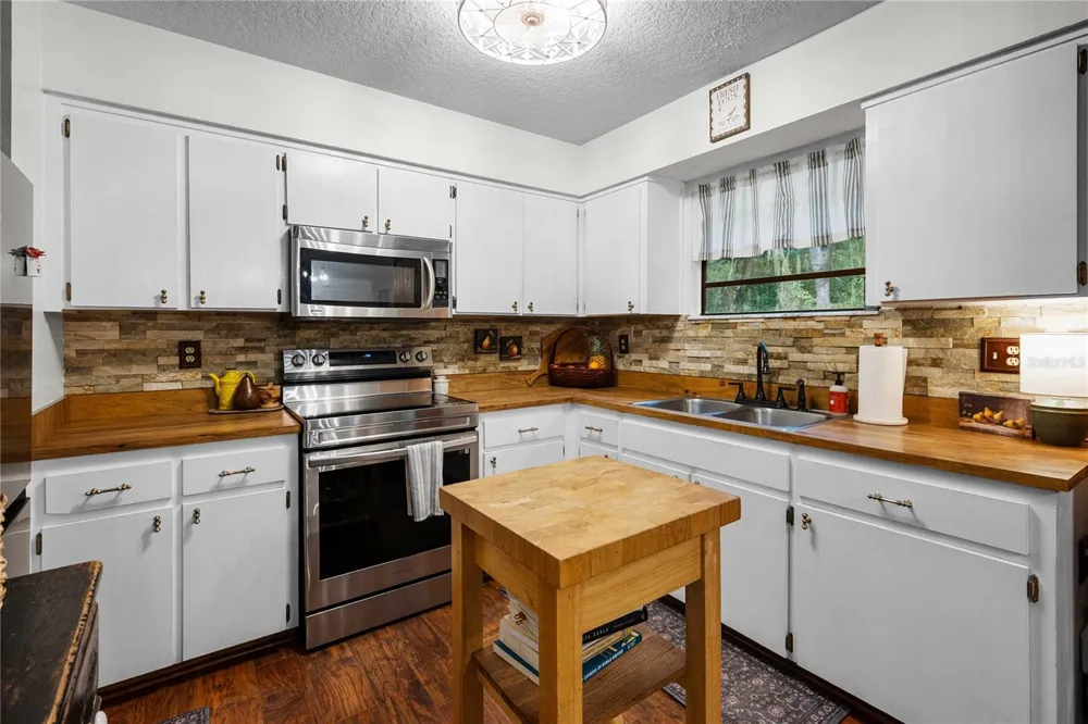 24142 TAMBER ROAD Brooksville, FL 34602