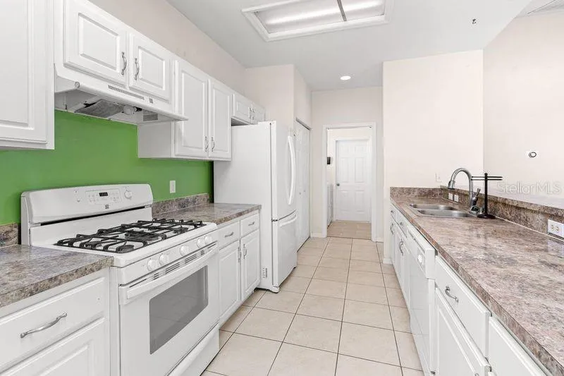 1861 SW 65TH DRIVE Gainesville, FL 32607