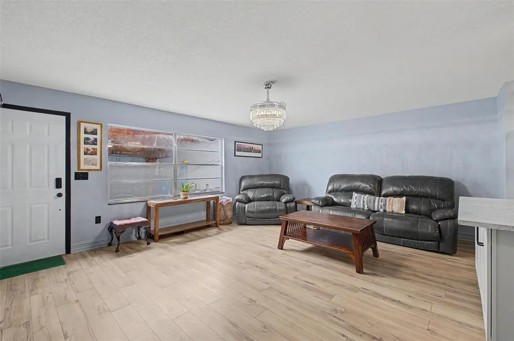 11923 DIETZ DRIVE #8 Tampa, FL 33626