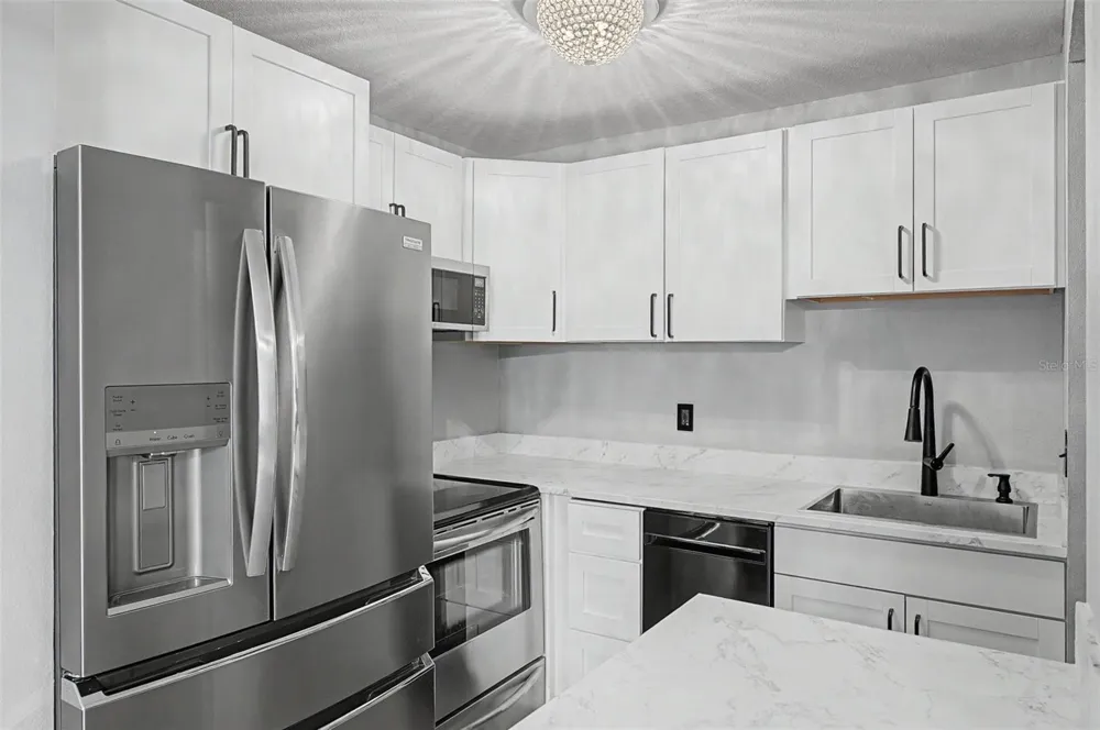 11923 DIETZ DRIVE #8 Tampa, FL 33626