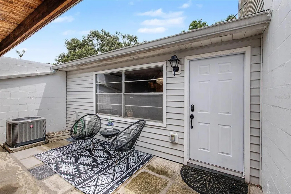 11923 DIETZ DRIVE #8 Tampa, FL 33626