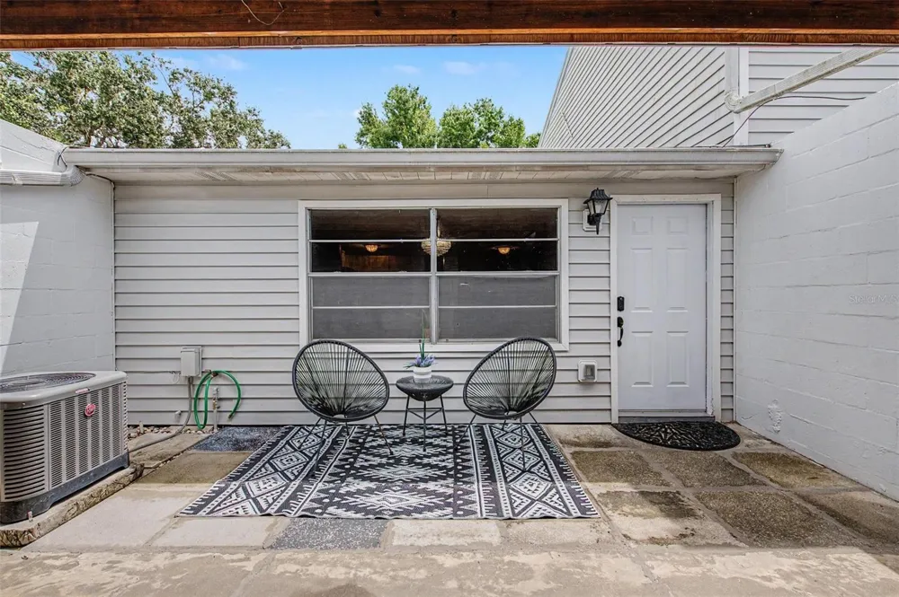 11923 DIETZ DRIVE #8 Tampa, FL 33626