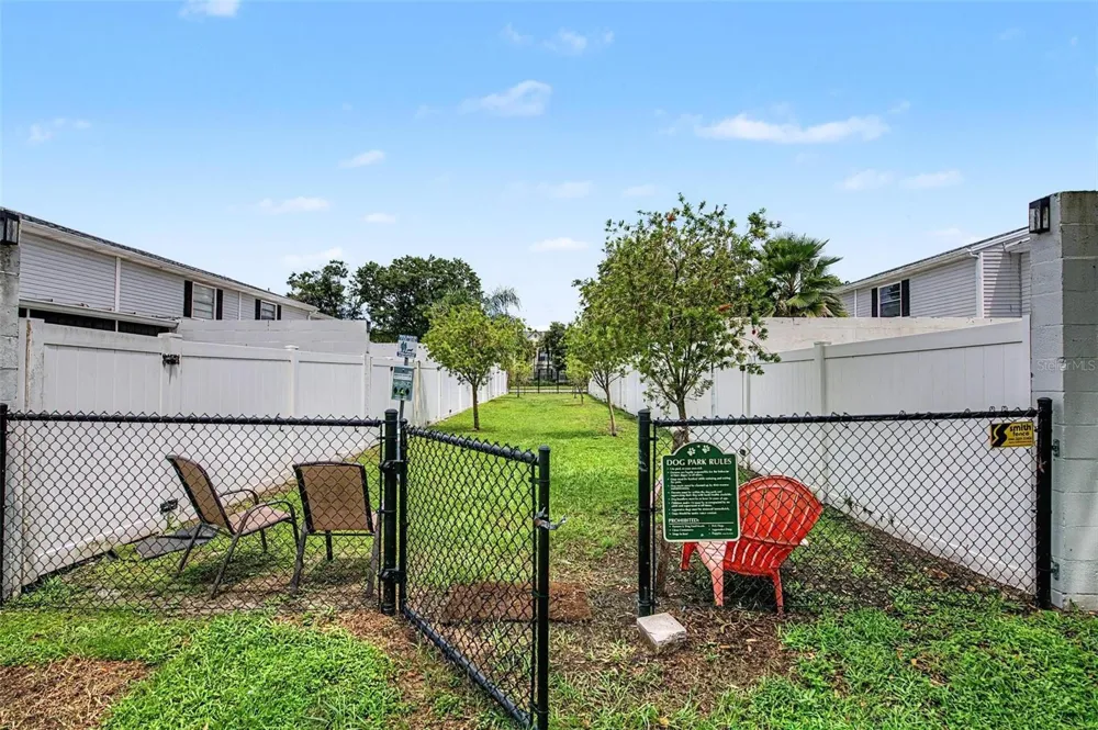 11923 DIETZ DRIVE #8 Tampa, FL 33626