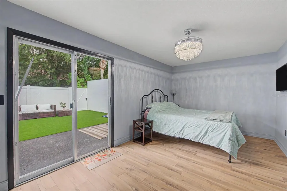 11923 DIETZ DRIVE #8 Tampa, FL 33626