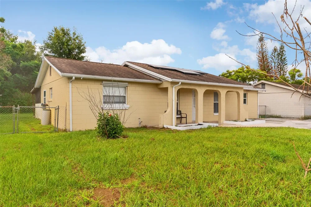 558 BROADMOOR DRIVE Orlando, FL 32809