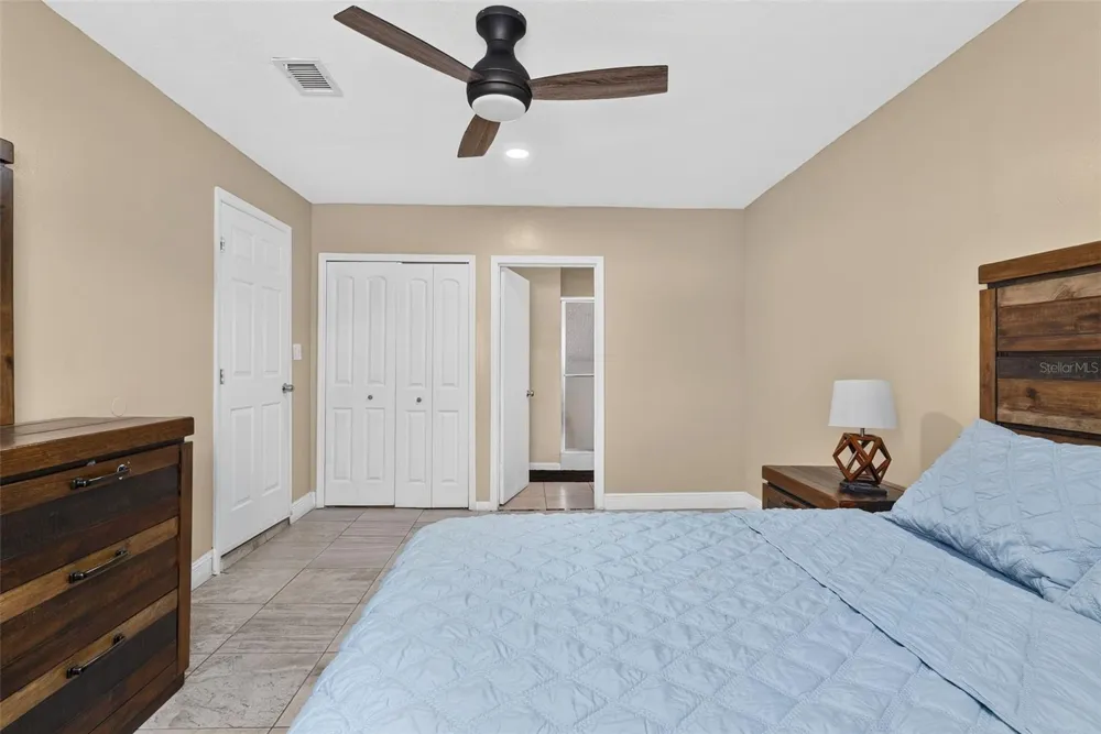558 BROADMOOR DRIVE Orlando, FL 32809