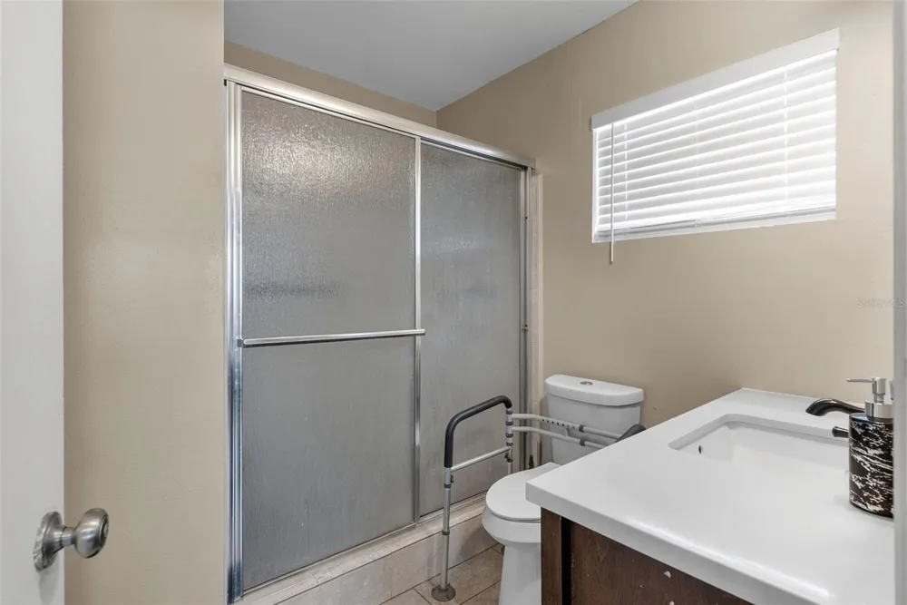 558 BROADMOOR DRIVE Orlando, FL 32809