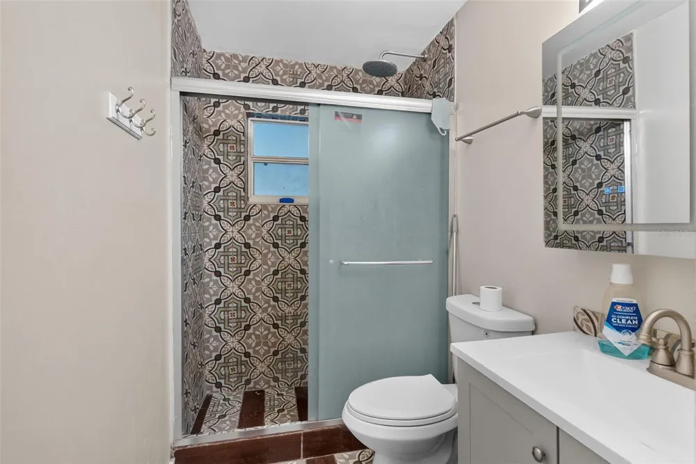 558 BROADMOOR DRIVE Orlando, FL 32809