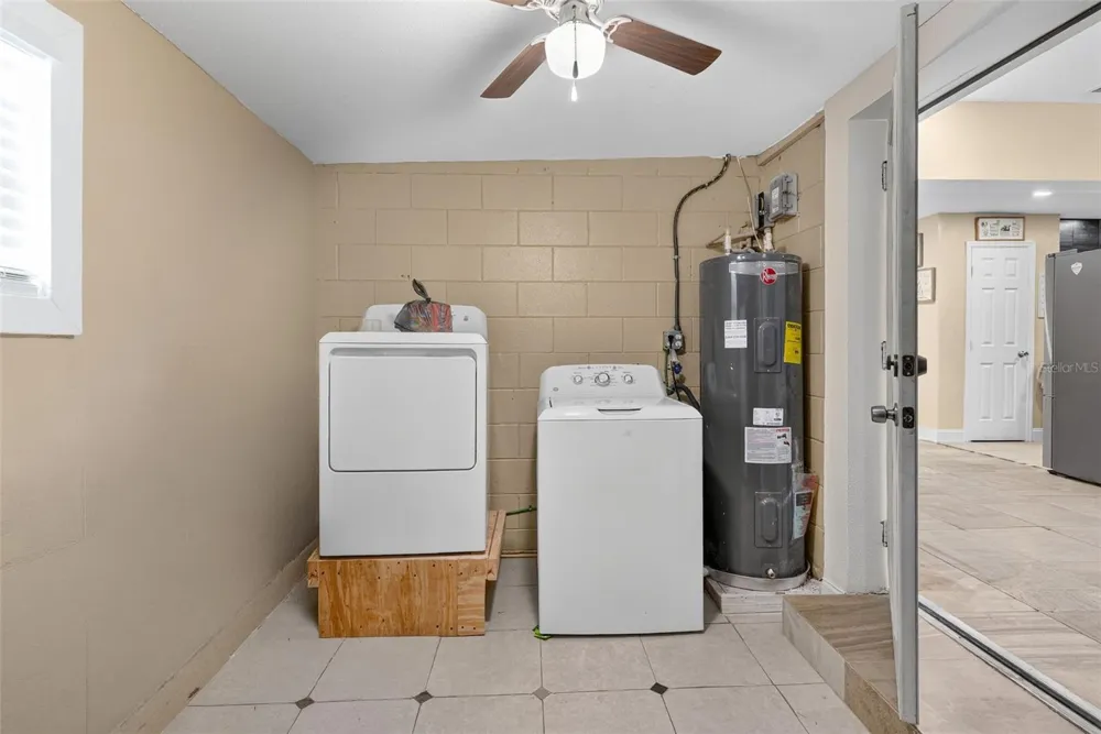 558 BROADMOOR DRIVE Orlando, FL 32809