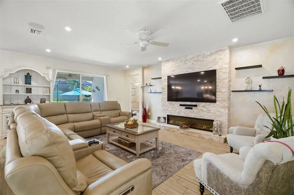 11750 LAKE LUCAYA DRIVE Riverview, FL 33579