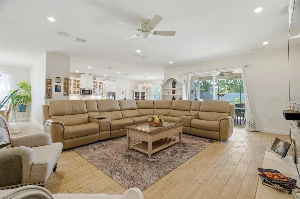 11750 LAKE LUCAYA DRIVE Riverview, FL 33579