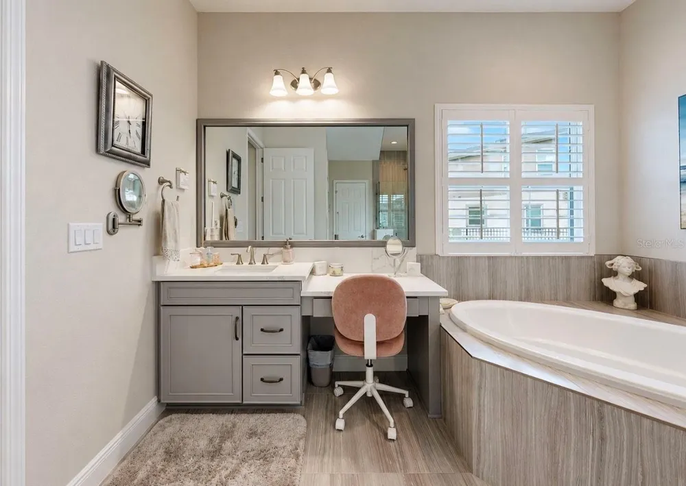6350 MIDSHIP COURT Apollo Beach, FL 33572